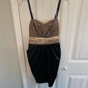 NWT 🔥 Studio Y Formal Dress